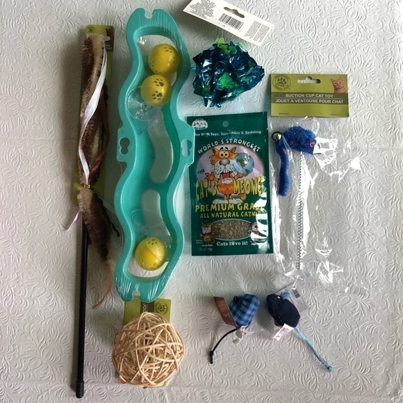 8 piece Cat Toy Bundle - Picture 4 of 4